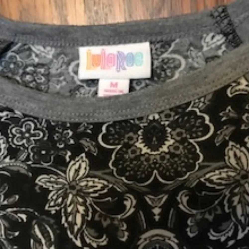 Lula Roe Randy tee - Picture 3 of 3